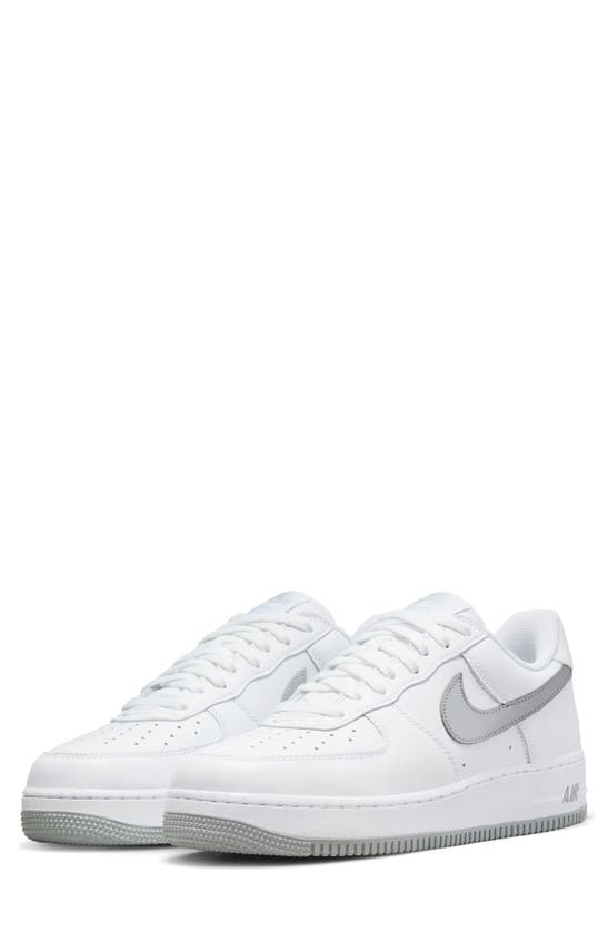 Nike Air Force 1 Low Retro Sneaker In White/ Metallic Silver/ Gold