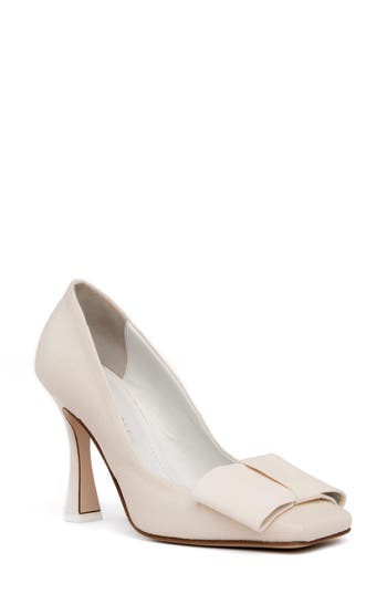 Shop Beautiisoles Gioanna Pump In White Fabric/leather