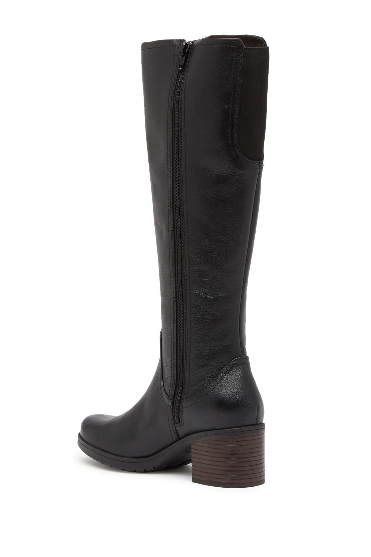 clarks hollis moon boots