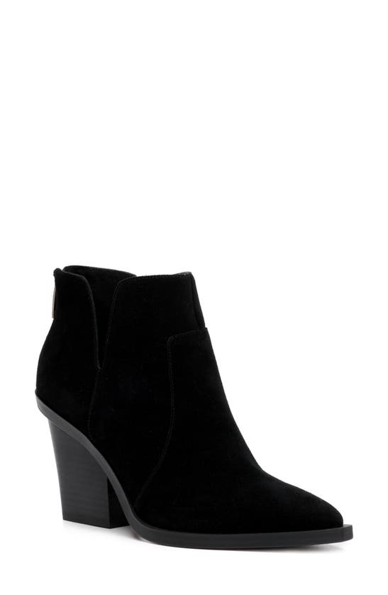 VINCE CAMUTO GWELONA ANKLE BOOTIE