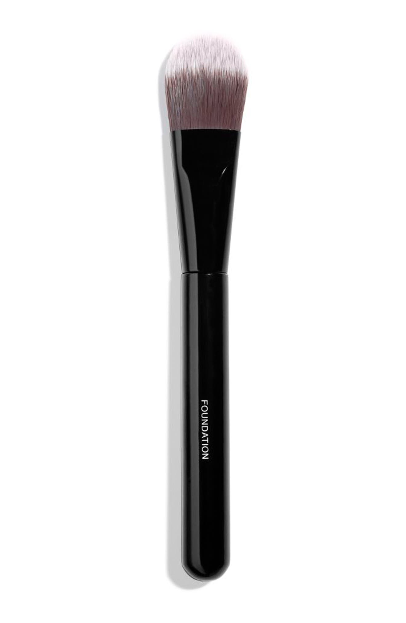 CHANEL LES PINCEAUX DE CHANEL Foundation Brush Nordstrom