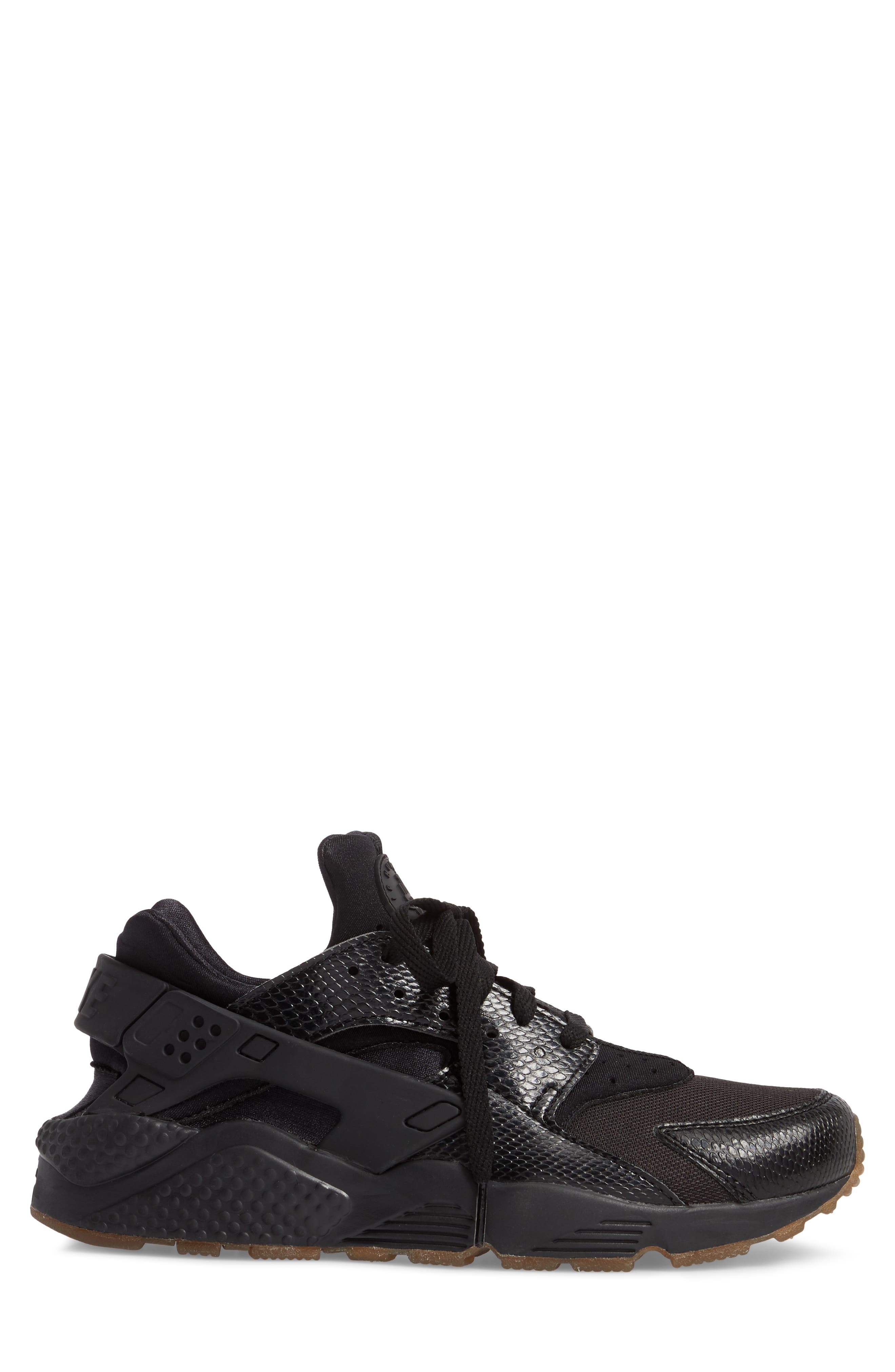 nike air huarache near me