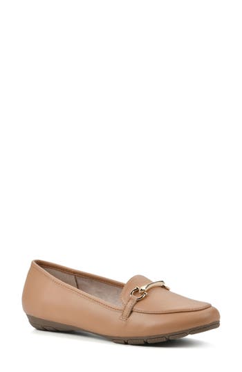 Cliffs By White Mountain Glowing Bit Loafer In Lt Tan/smooth