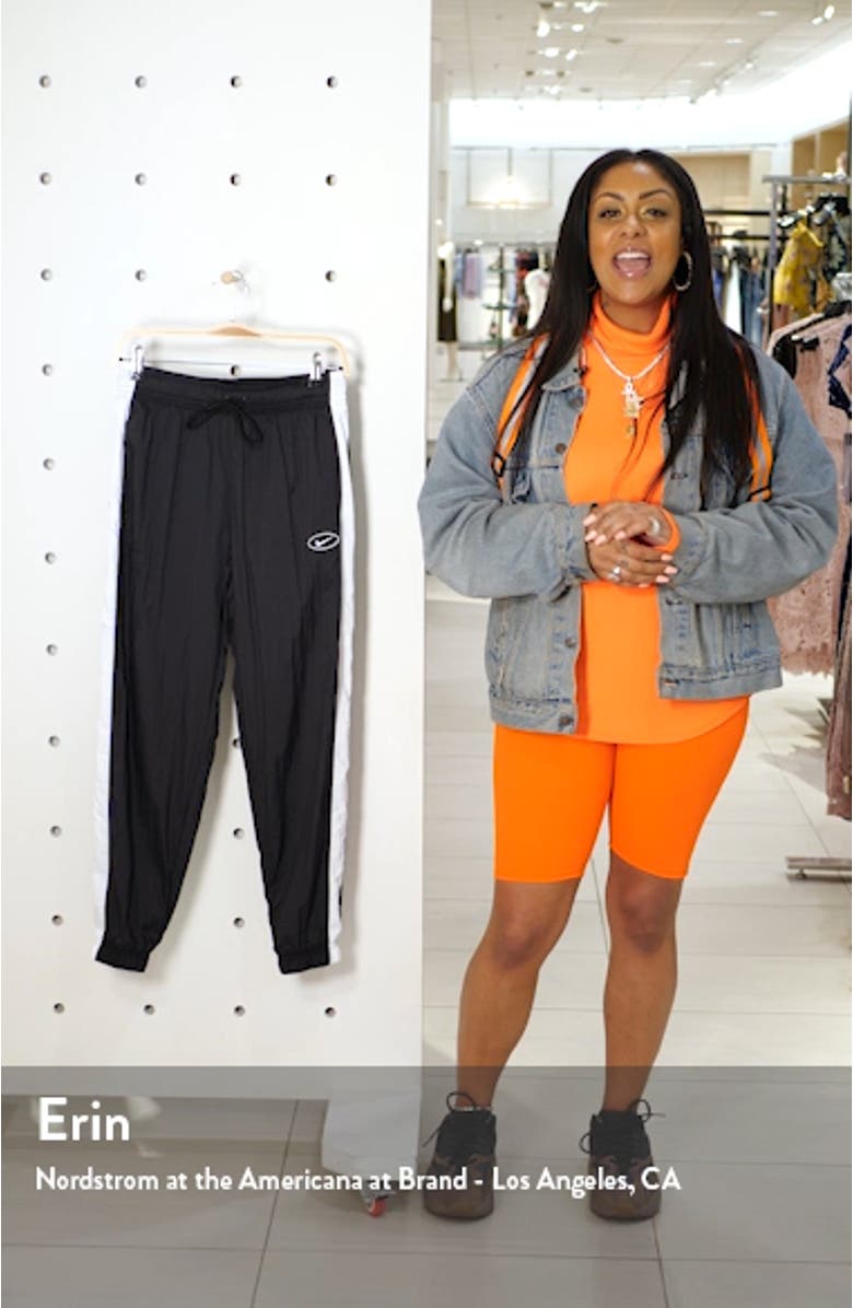 Sportswear Women's Swoosh Woven Pants, sales video thumbnail
