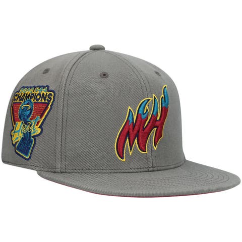 Youth Mitchell & Ness Gray/Black Las Vegas Raiders Spiral Snapback Hat