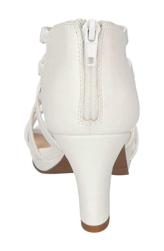 Easy Street Women's Bee Zip Platform Sandals In White