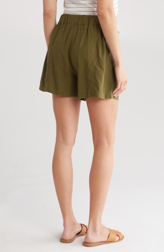 Shop Madewell Relaxed Linen Shorts In Desert Olive