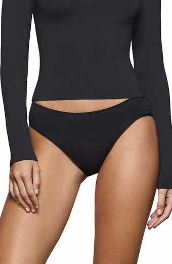 Chantelle Soft Stretch Thong 3-Pack, Black, One Size-X-Large : :  Clothing, Shoes & Accessories