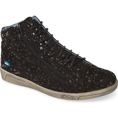 Cloud Aika High Top Sneaker - Black