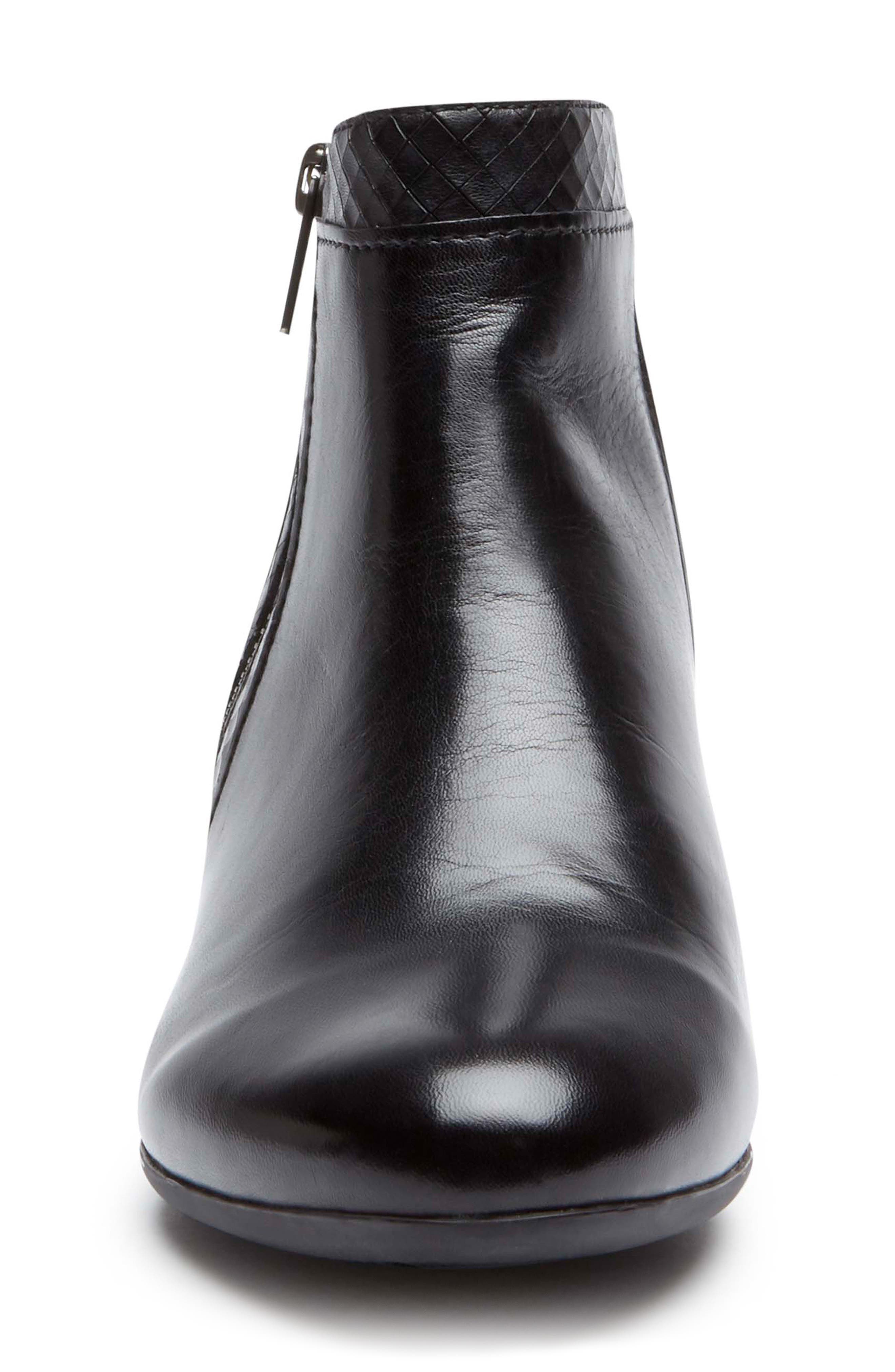 total motion raina plain boot