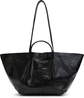 bold east/west shopping bag in grained leather