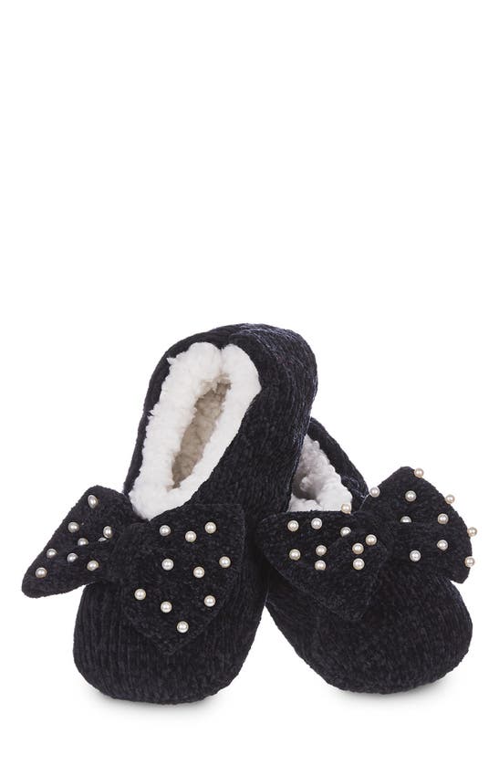 Memoi Precious Pearls Chenille Slipper Socks In Black