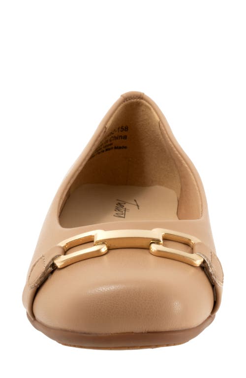Trotters Sadie Flat In Beige
