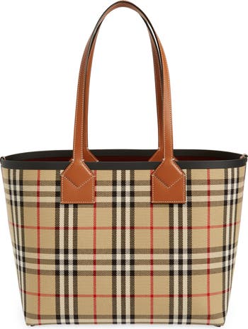 baige burberry purse checkered pattern, Stable Diffusion