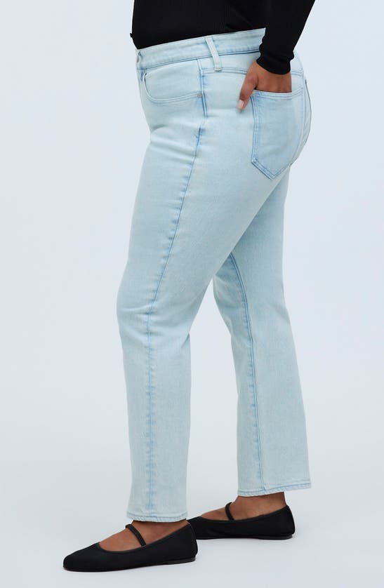 Shop Madewell The Curvy Perfect Jeans In Chesthunt Wash