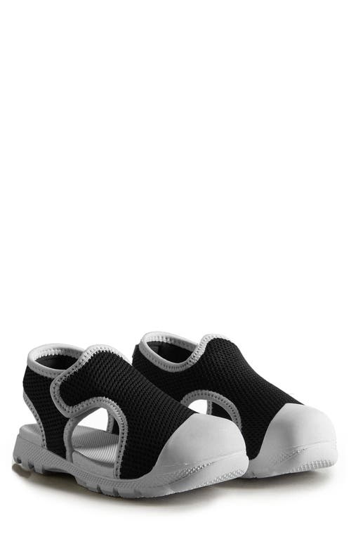 Hunter Kids' Mesh Sport Sandal in Black/White