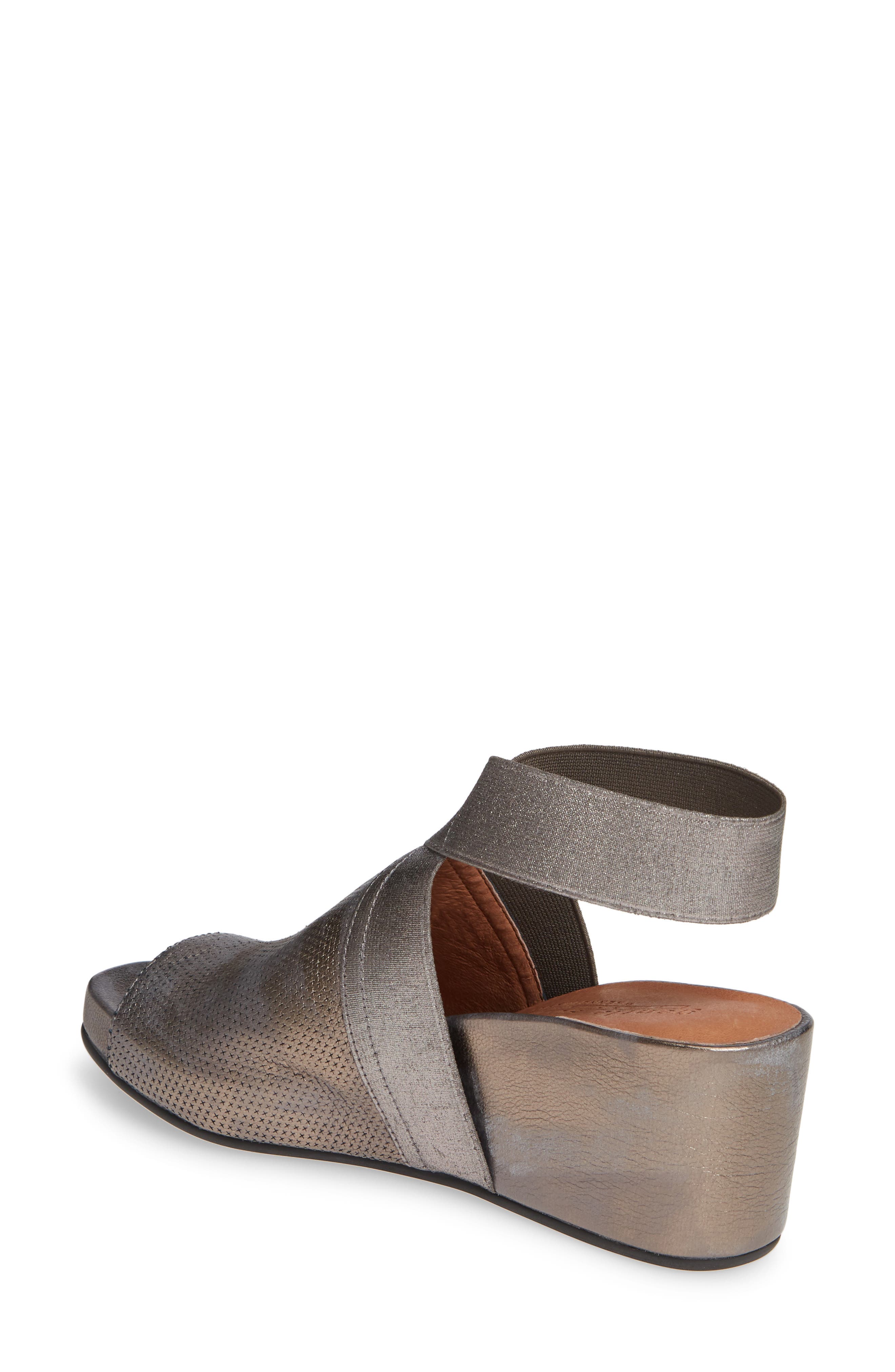 gentle souls signature gianna wedge sandal