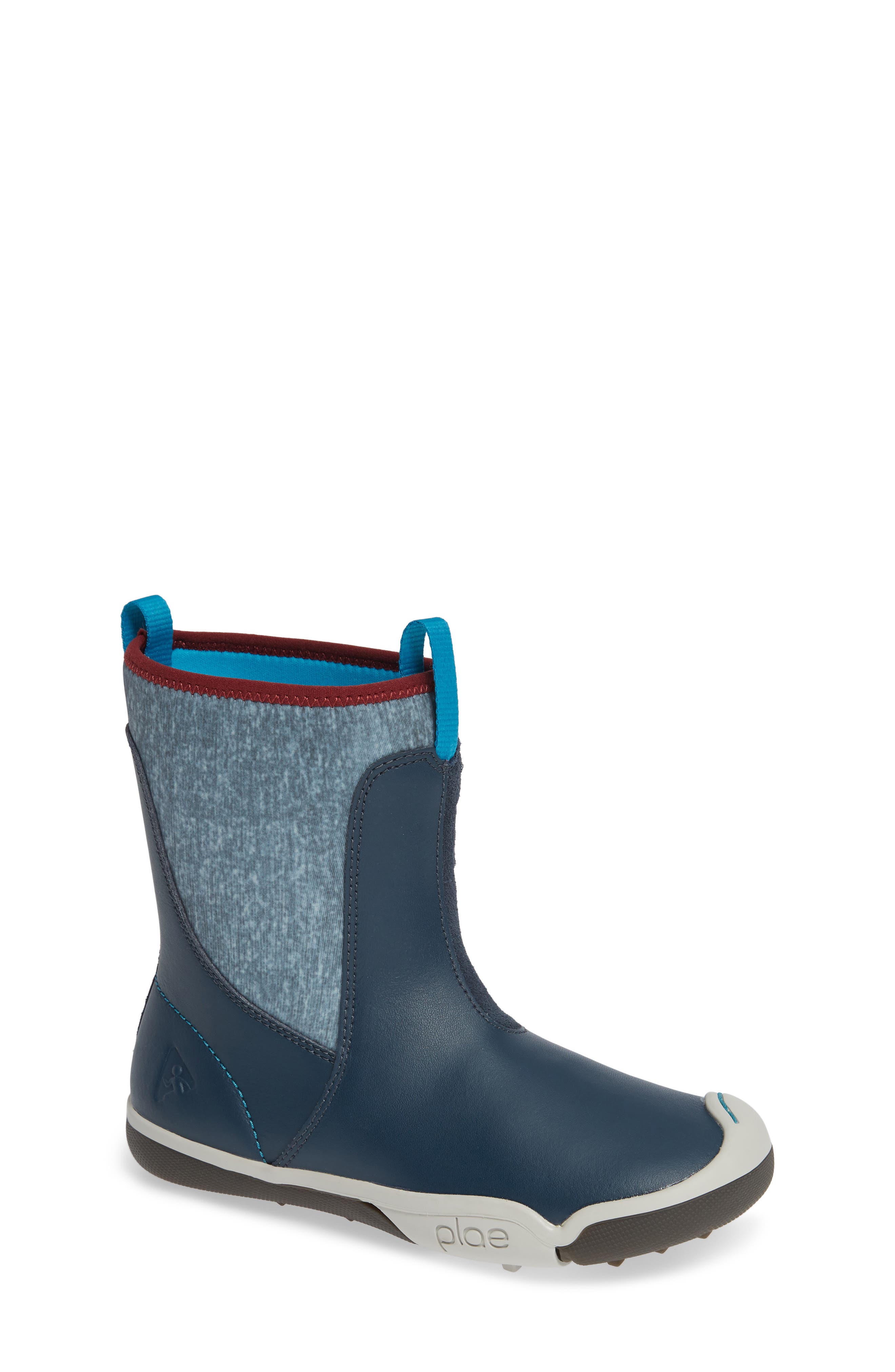 plae rain boots