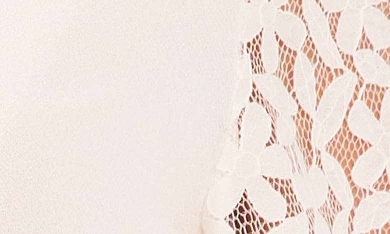 Cece Lace Sleeve Top In New Ivory