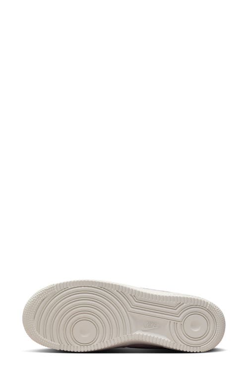 NIKE NIKE AIR FORCE 1 '07 SE BASKETBALL SNEAKER