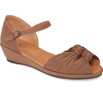 Gentle Souls By Kenneth Cole Lily Knot Sandal, Brown