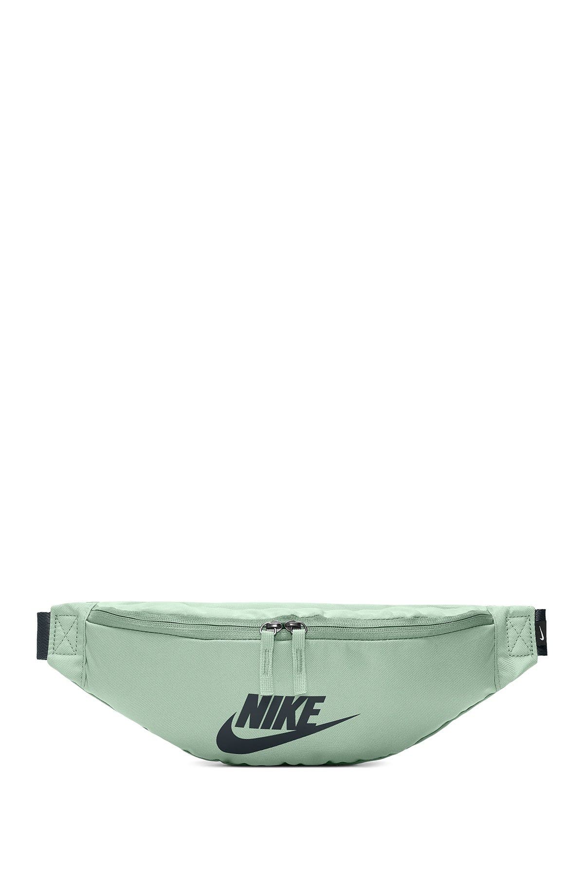 small fanny pack nike