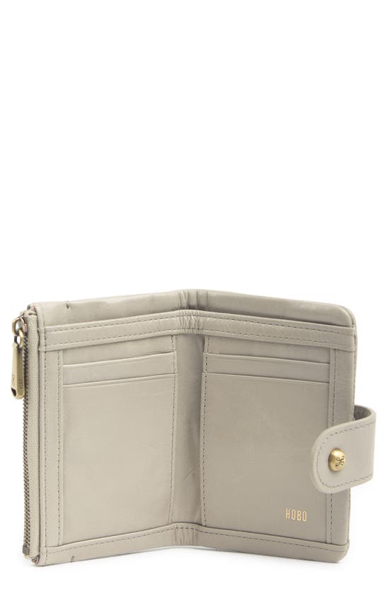 Hobo Ray Leather Bifold Wallet In Cloud
