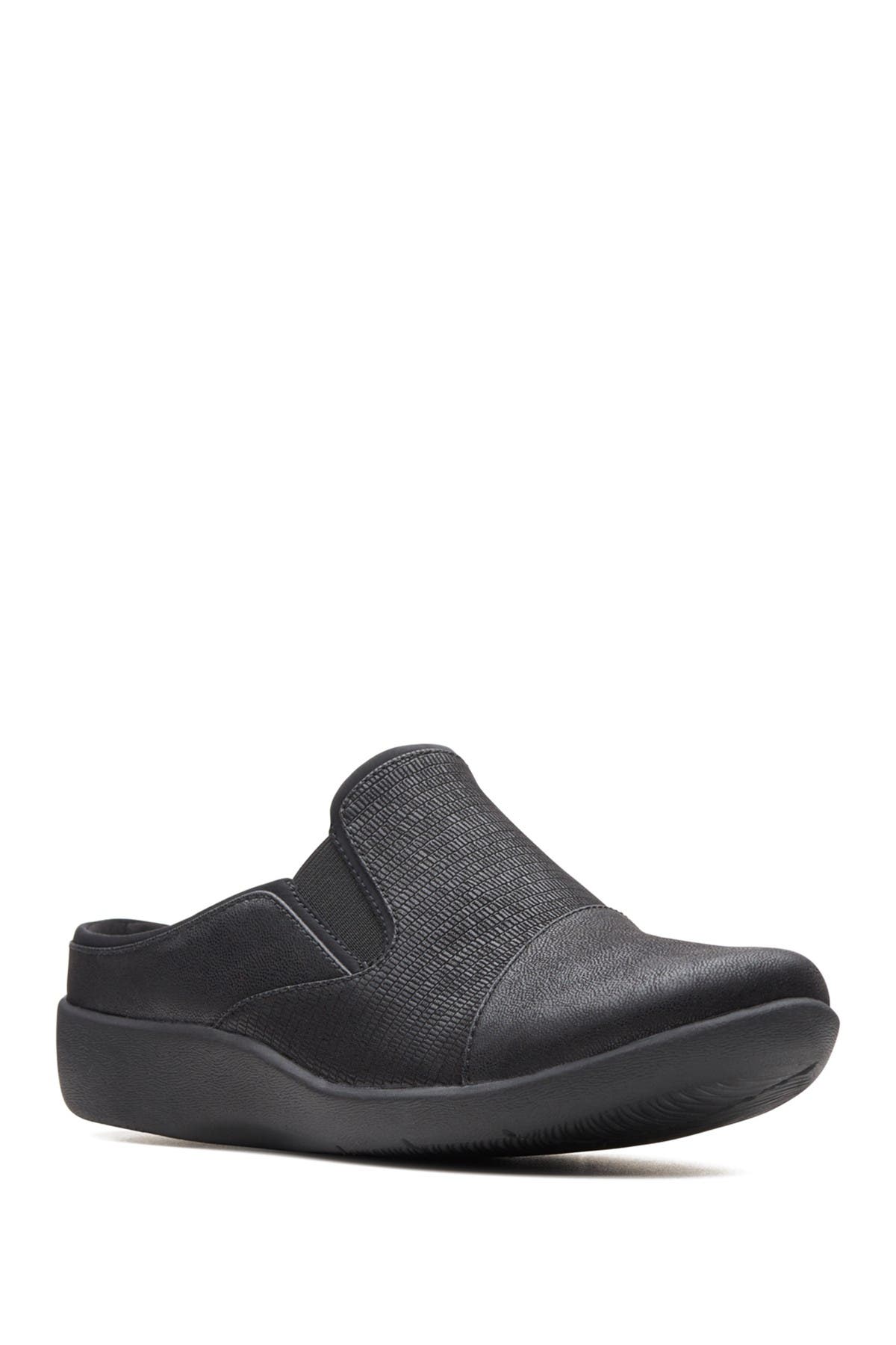 clarks wide width shoes canada
