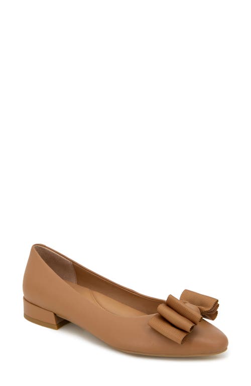 Atlas Bow Detail Pump in Camel Leather