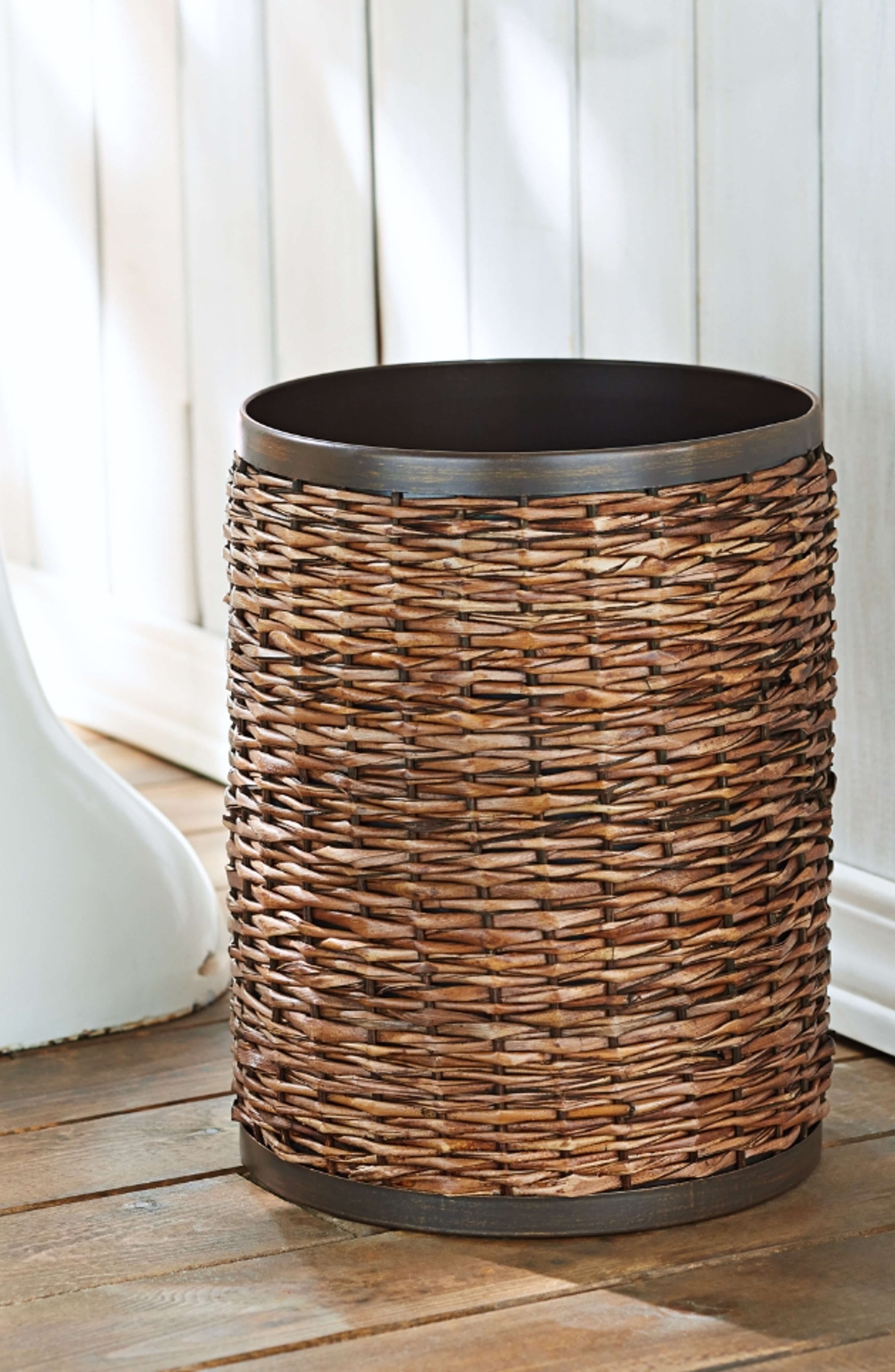 tommy bahama basket with lid