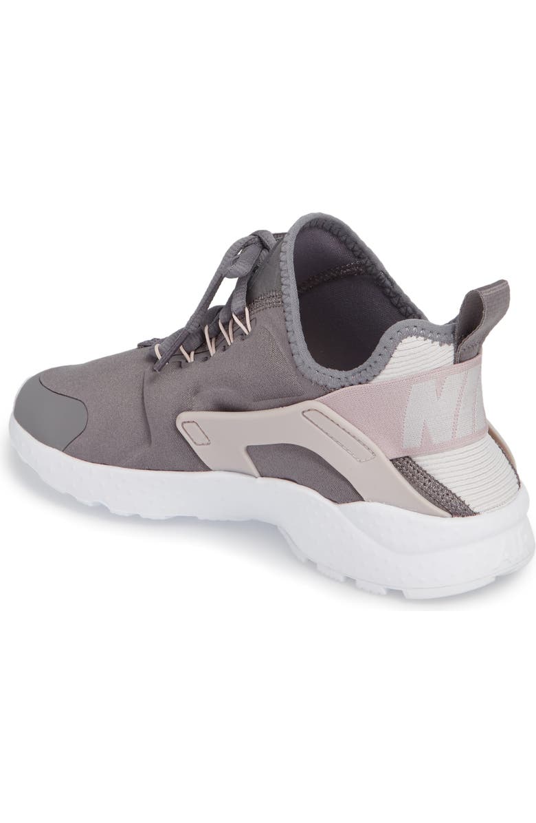 Nike Air Huarache Sneaker, Alternate, color, 