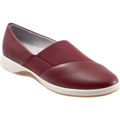 Softwalk Hana Slip-On,- Burgundy