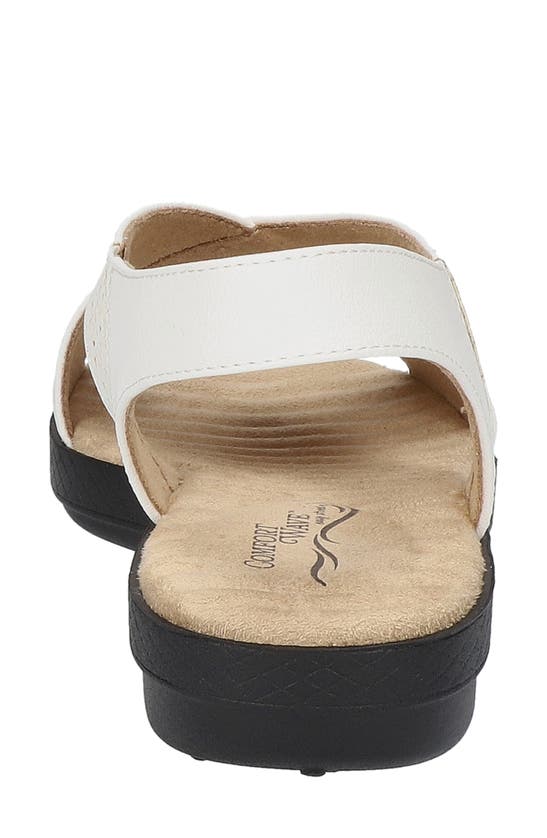 Easy Street Claudia Womens Laser Cut Cushiond Flatform Sandals In White