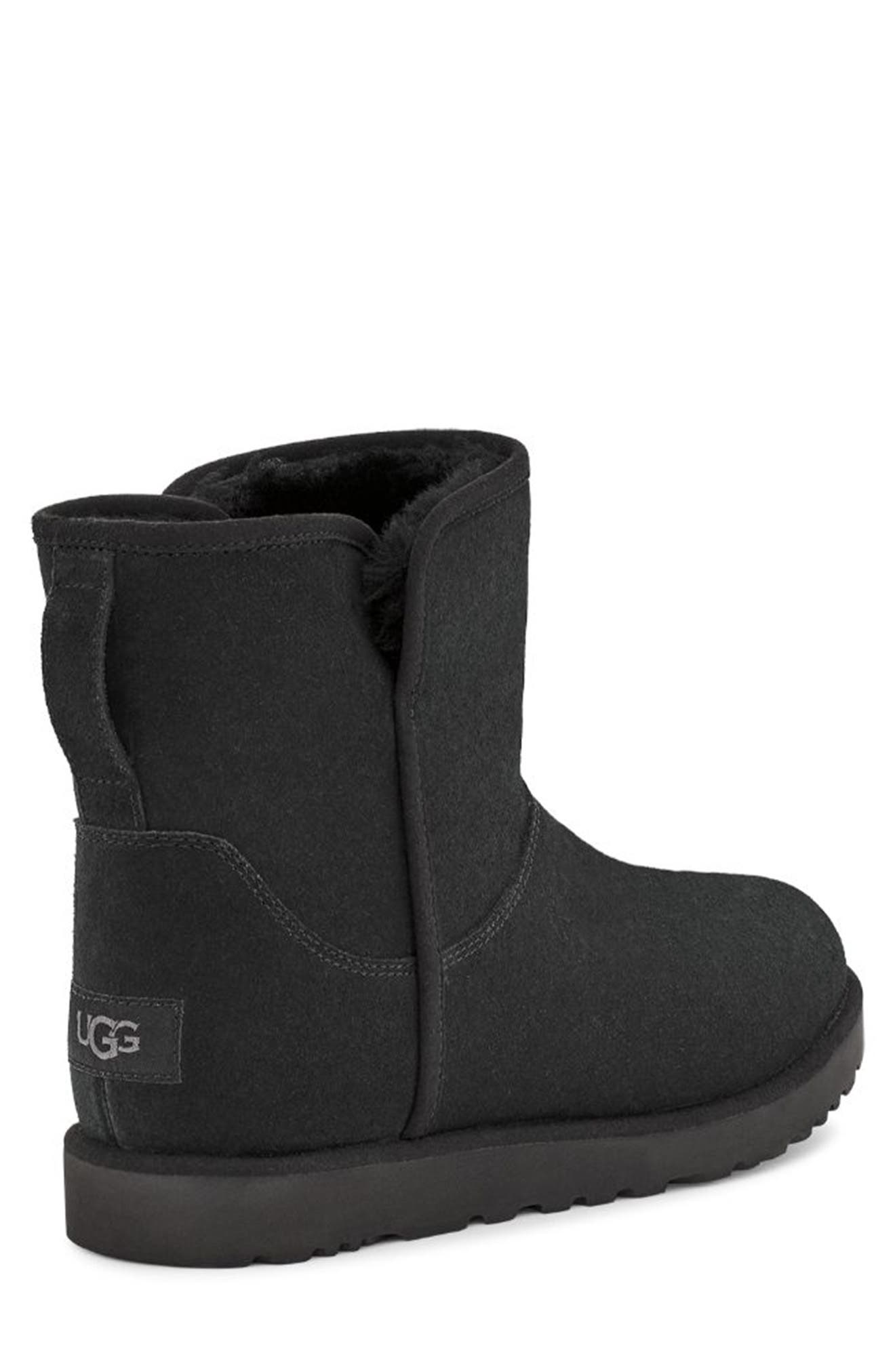 ugg mini ii beige