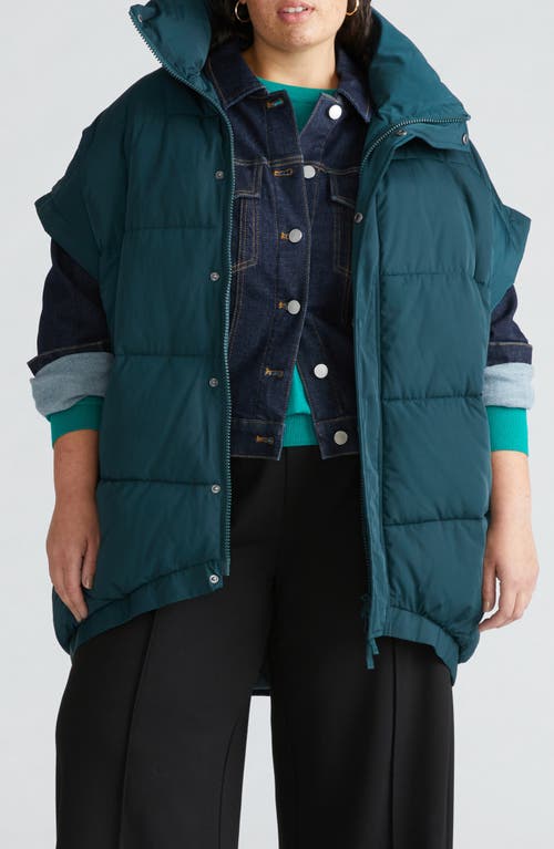 Universal Standard Paparazzi Puffer Vest in Deep Sea 