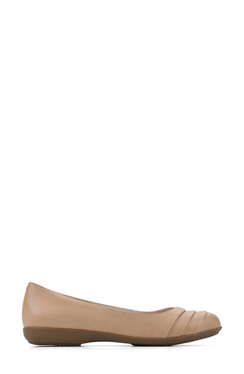 WHITE MOUNTAIN FOOTWEAR WHITE MOUNTAIN FOOTWEAR CLARA BALLET FLAT 