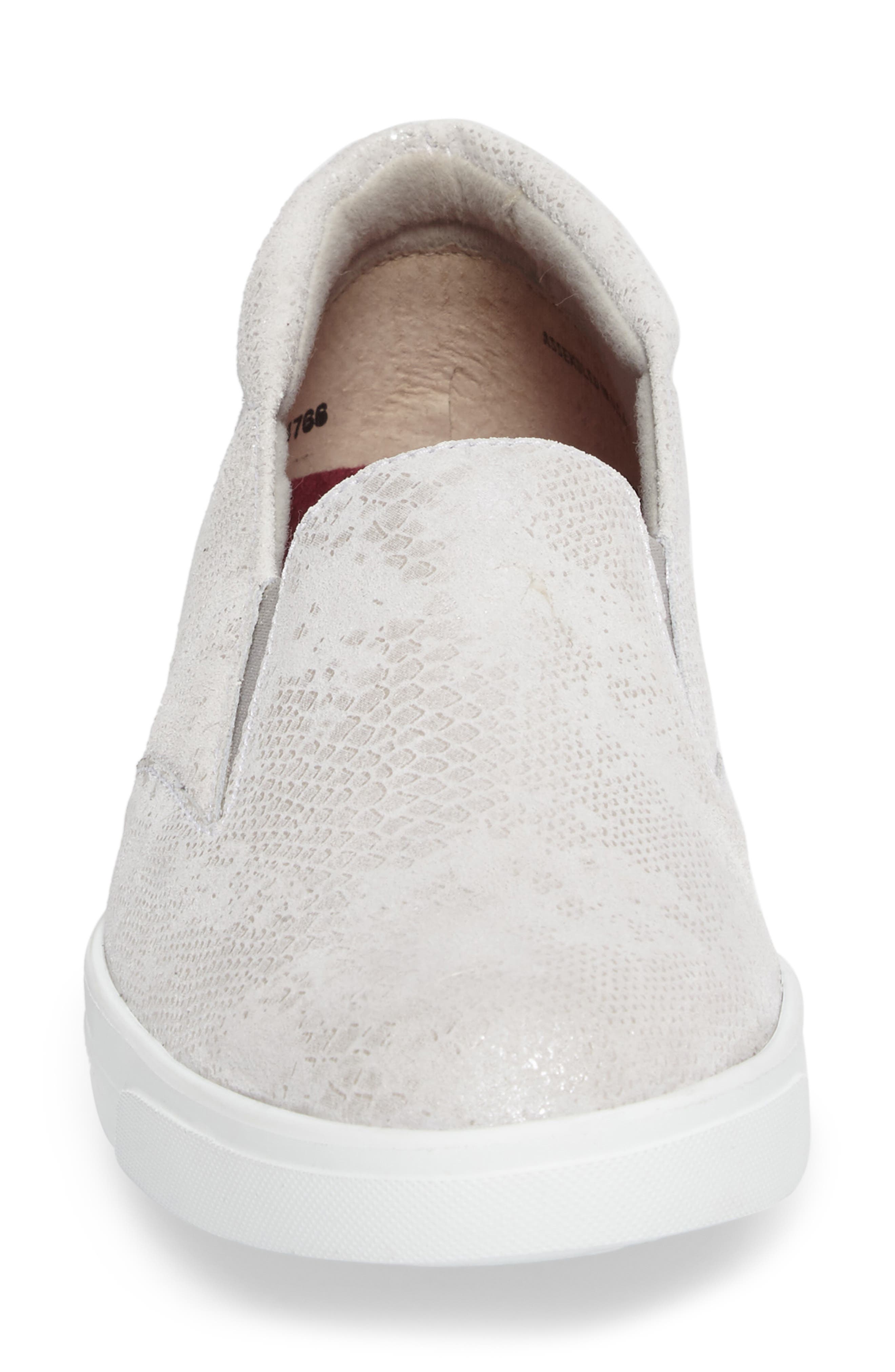 munro lulu slip on sneaker