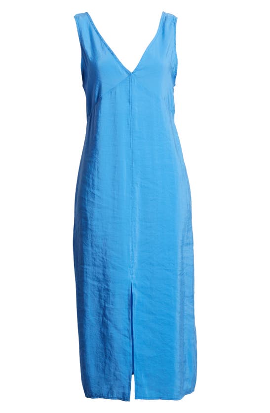 Shop Nation Ltd Kimora V-neck Midi Dress In Palace Blue