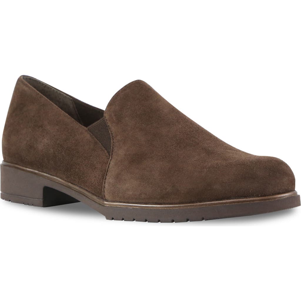 Munro Kam Loafer in Brown Suede
