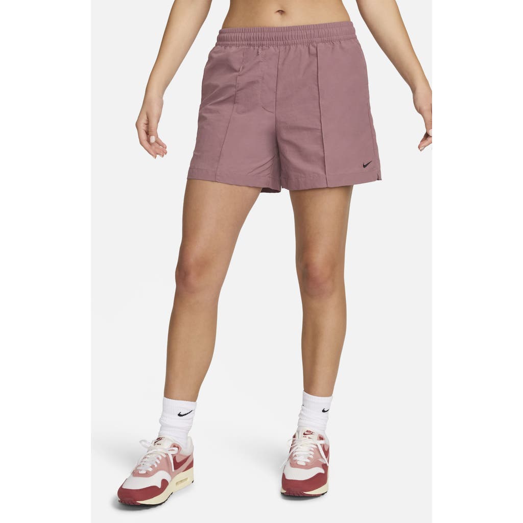 Nike Sportswear Everything Wovens Water Repellent Mid Rise 5-inch Shorts In Smokey Mauve/black
