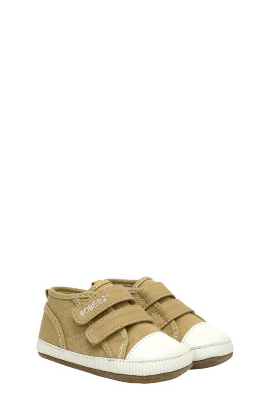 Robeez First Kicks Joey Crib Shoe In Medium Beige