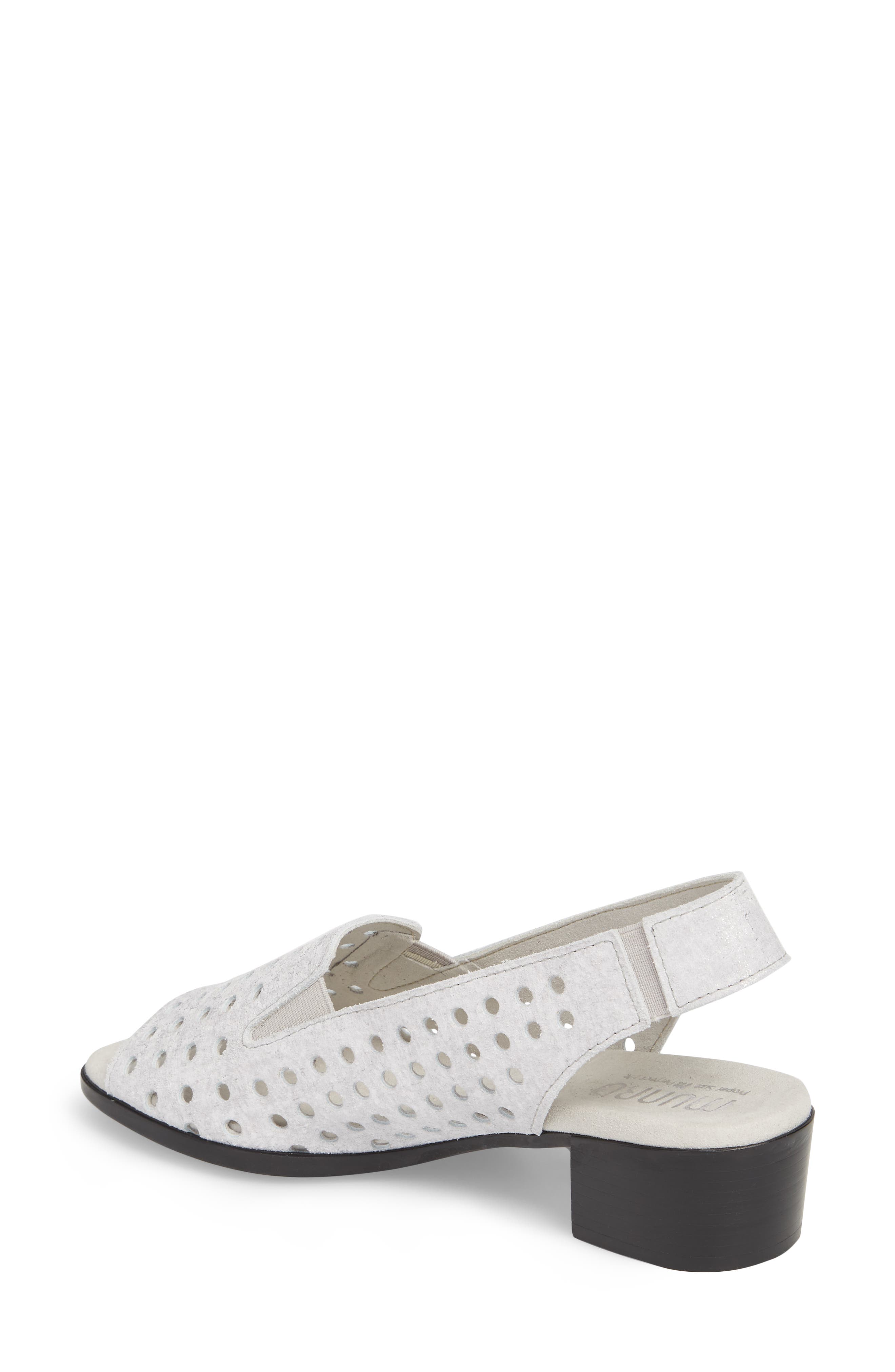 munro mickee slingback