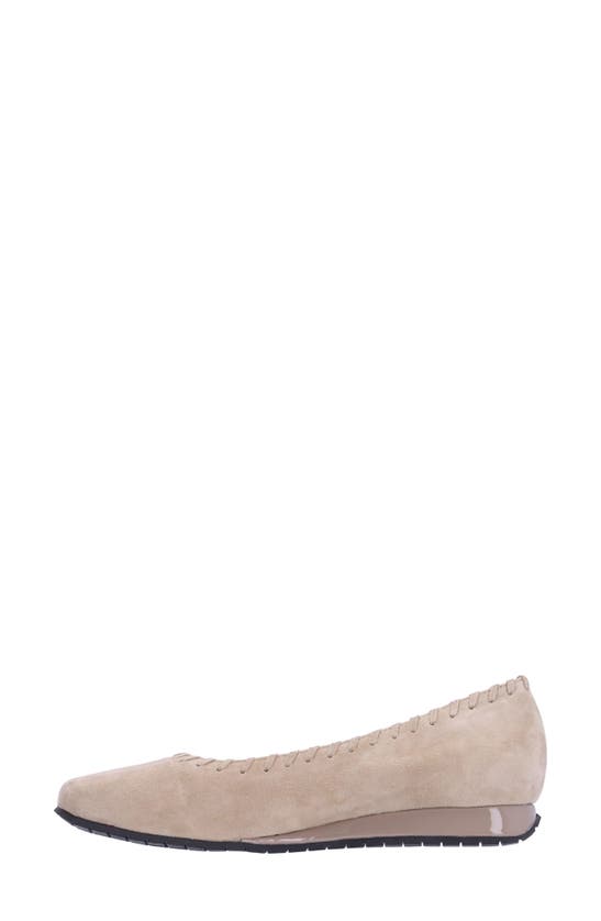 L'amour Des Pieds Tiffanie Wedge In Taupe