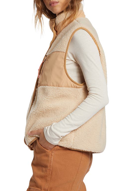Billabong Hike Up Fleece Vest In Oat
