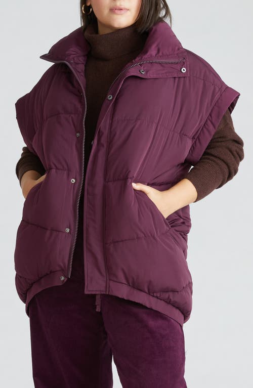 Universal Standard Paparazzi Puffer Vest in Acai 