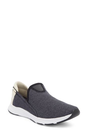 New Balance Dynasoft Nergize V3 Sneaker In Black/team Cream