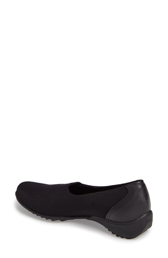 Munro Traveler Slip-on In Black Stretch Fabric