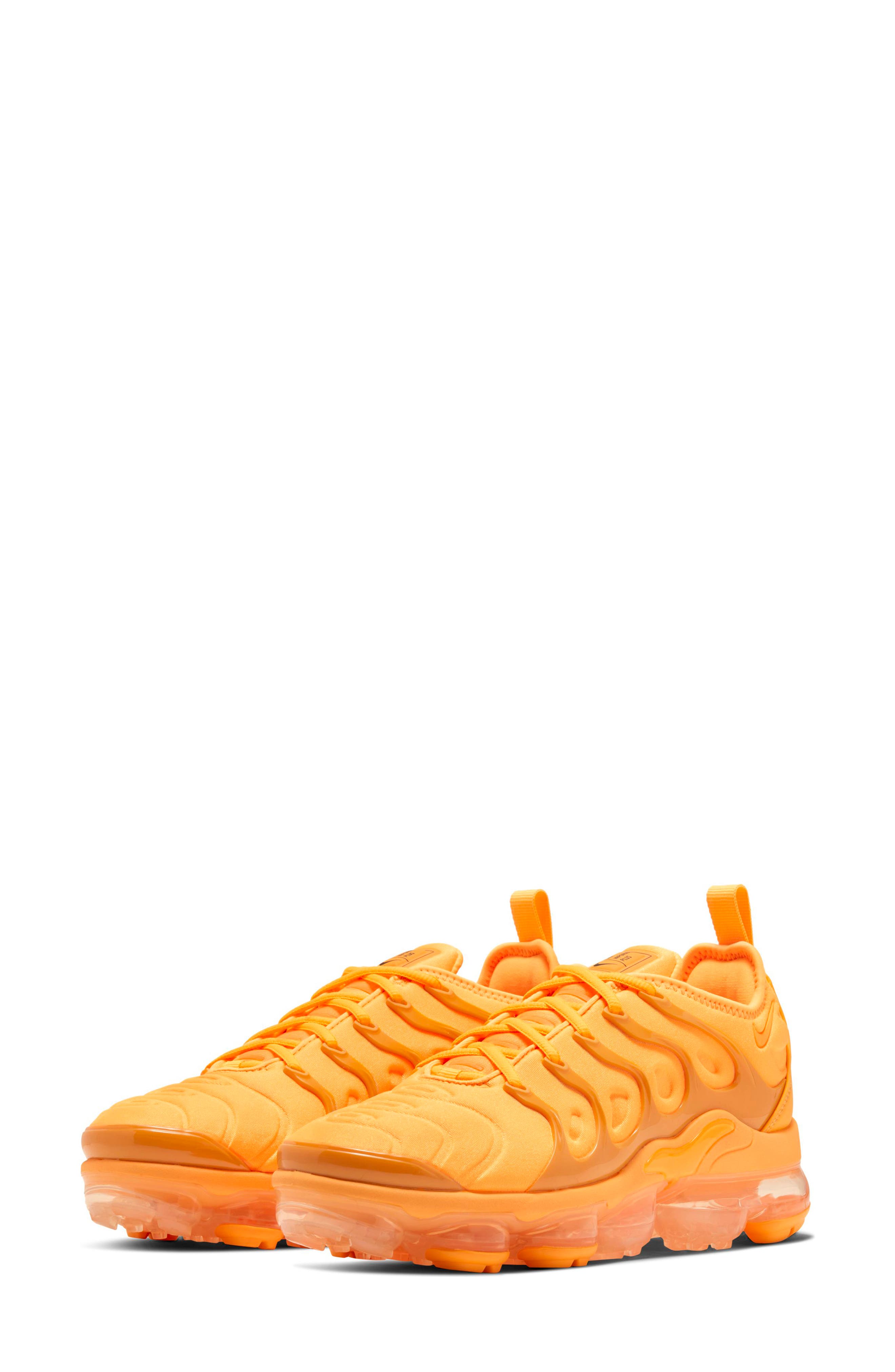 vapormax plus women's orange