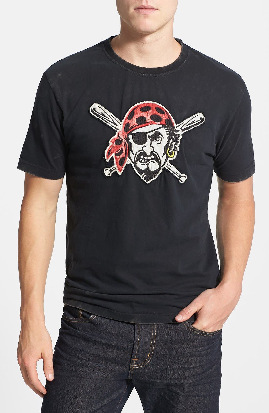 red pittsburgh pirates shirt