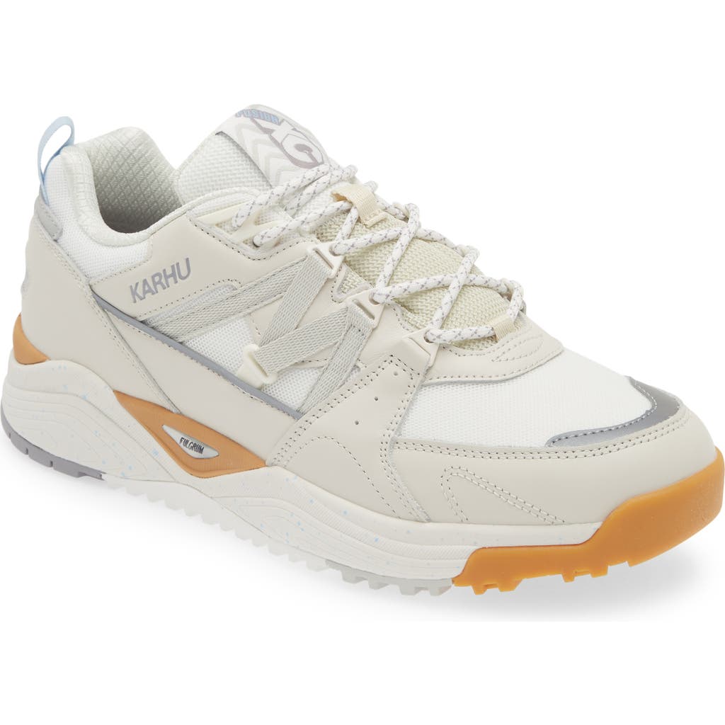 Karhu Gender Inclusive Fusion Xc Trainer In Lily White/foggy Dew